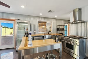 E Pinchot Ave-008.jpg