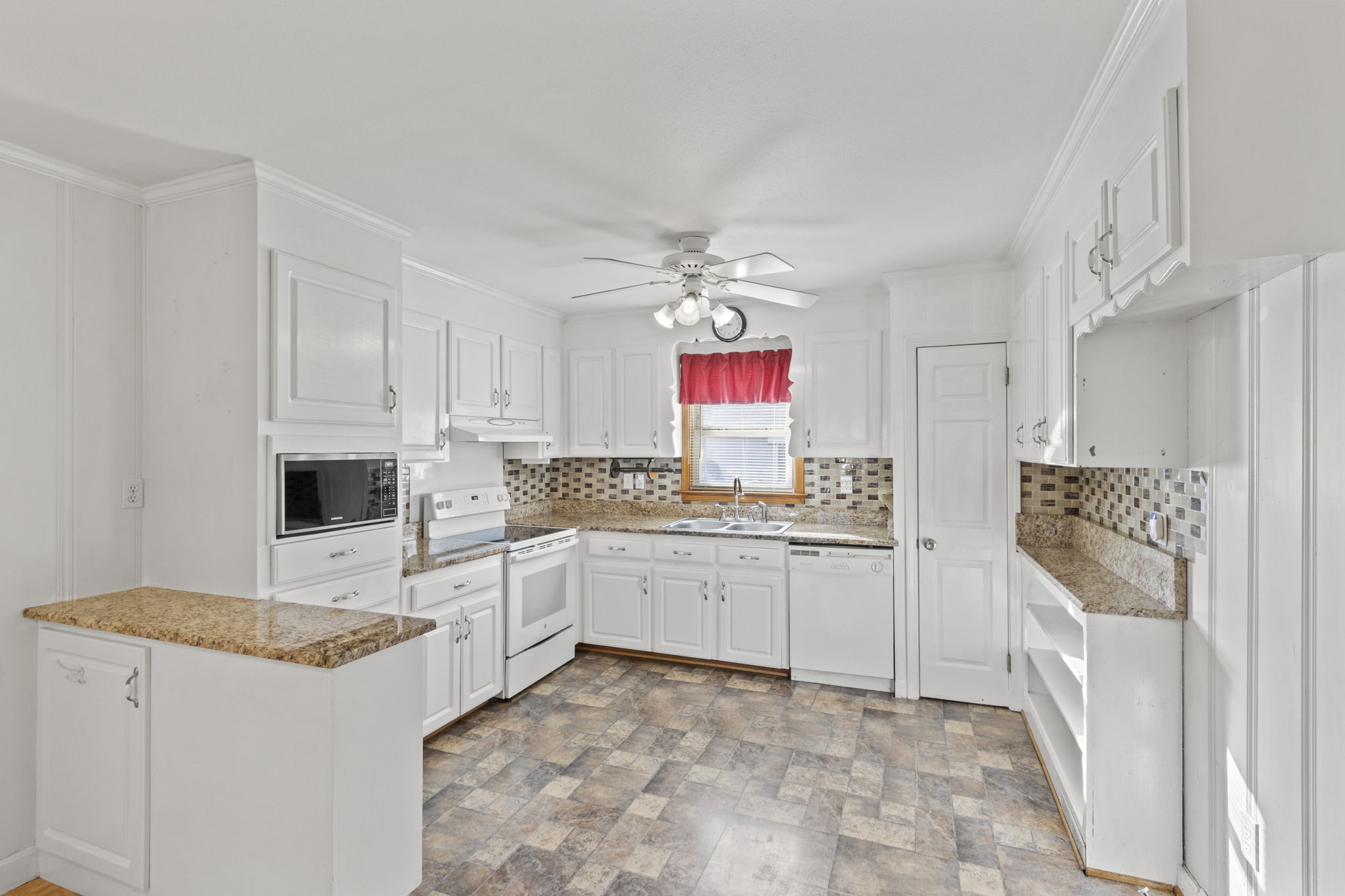 2512 Brushy Creek Rd, Greer, SC 29650, USA Photo 4