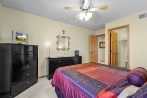  Photo 44