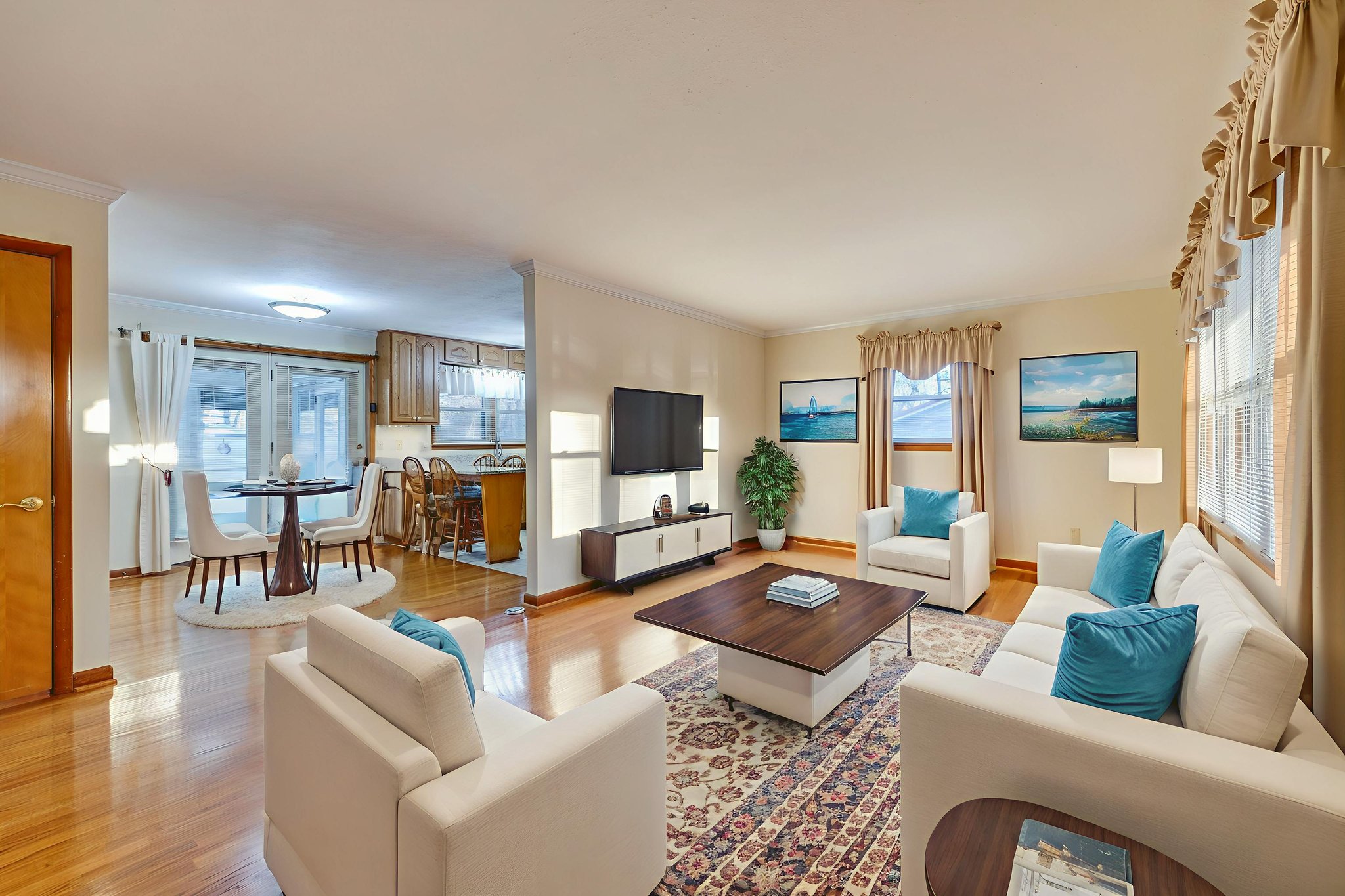 006 virtually staged.jpeg