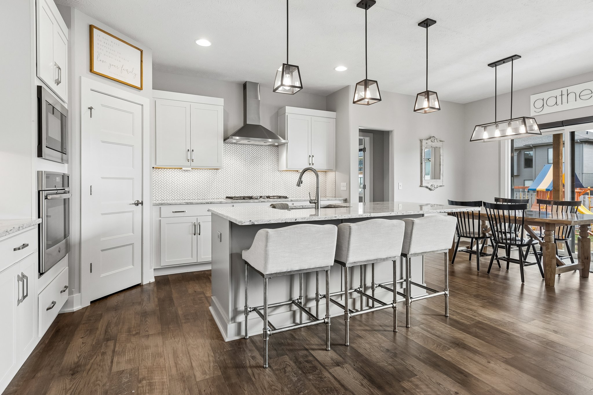 2513 N 186th St_009.jpg