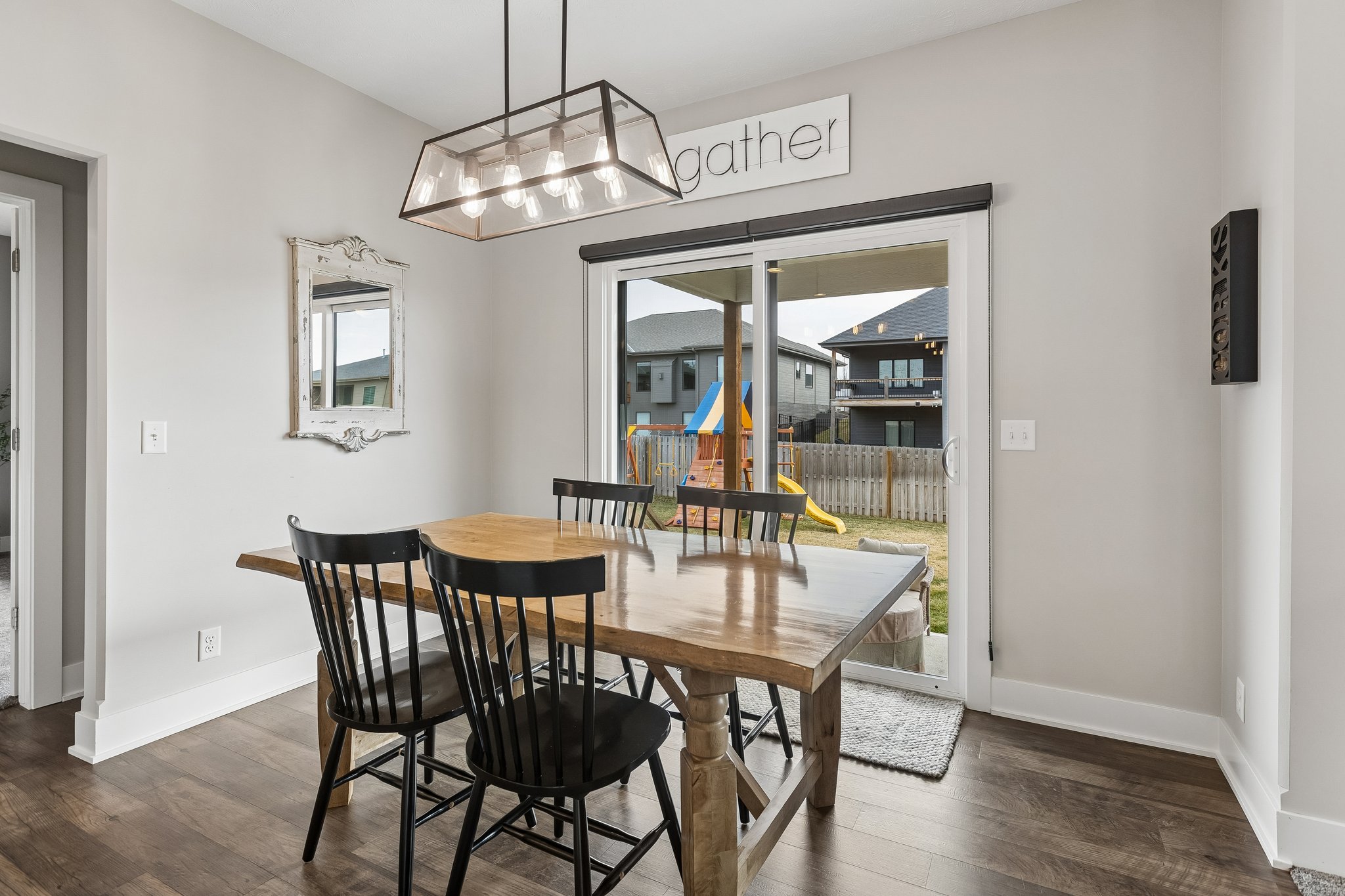 2513 N 186th St_015.jpg