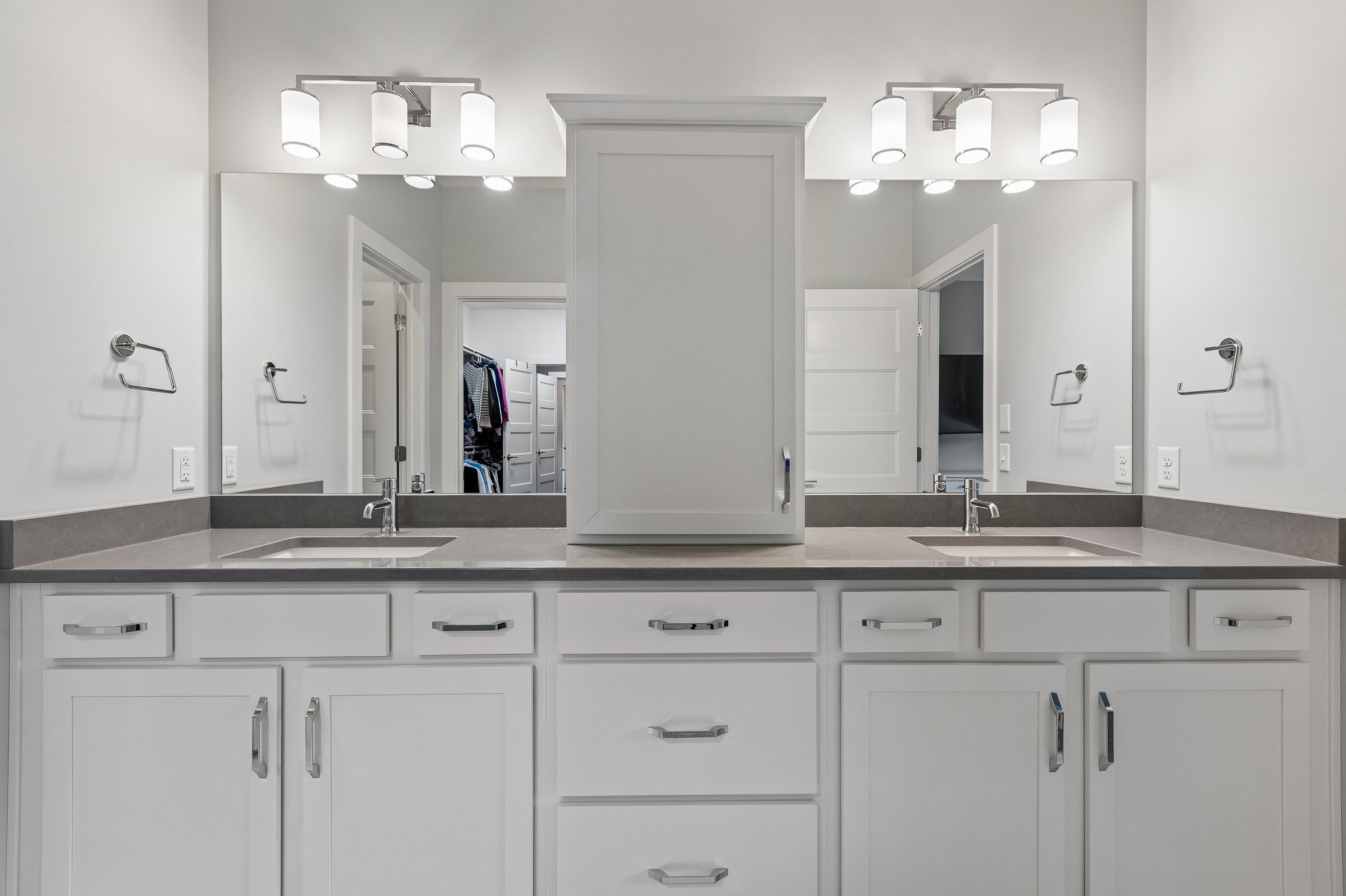 2513 N 186th St_021.jpg