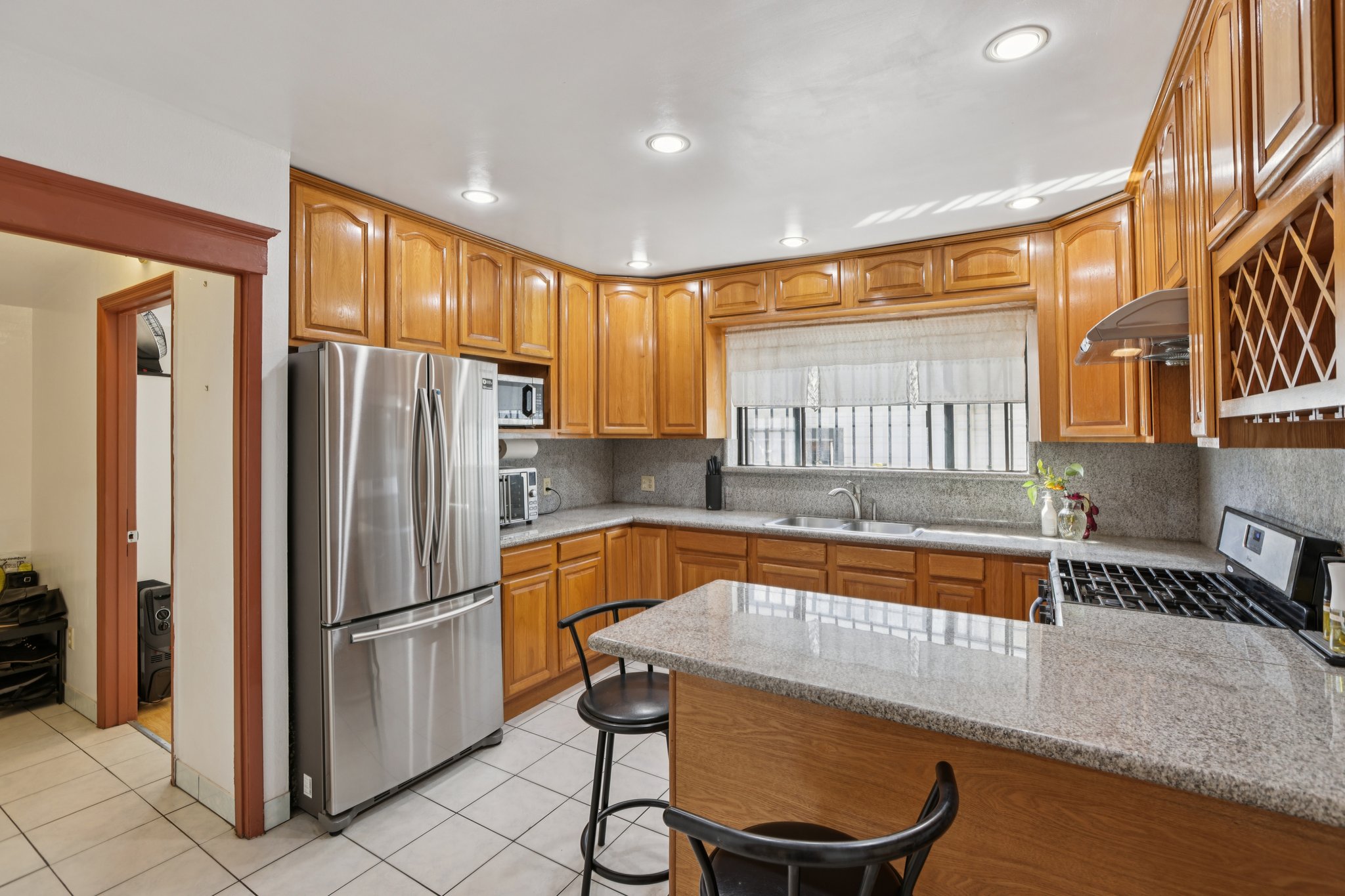 21 AVE-S2802-013.jpg