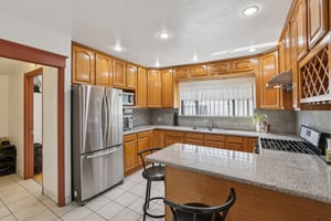 21 AVE-S2802-013.jpg