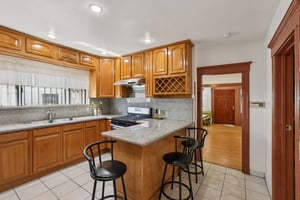 21 AVE-S2802-014.jpg