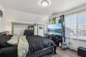 21 AVE-S2802-024.jpg