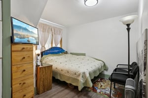 21 AVE-S2802-027.jpg