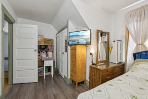 21 AVE-S2802-028.jpg