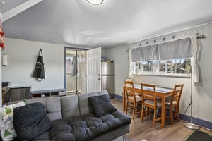 21 AVE-S2802-031.jpg