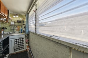 21 AVE-S2802-035.jpg