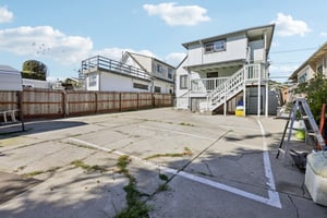 21 AVE-S2802-038.jpg