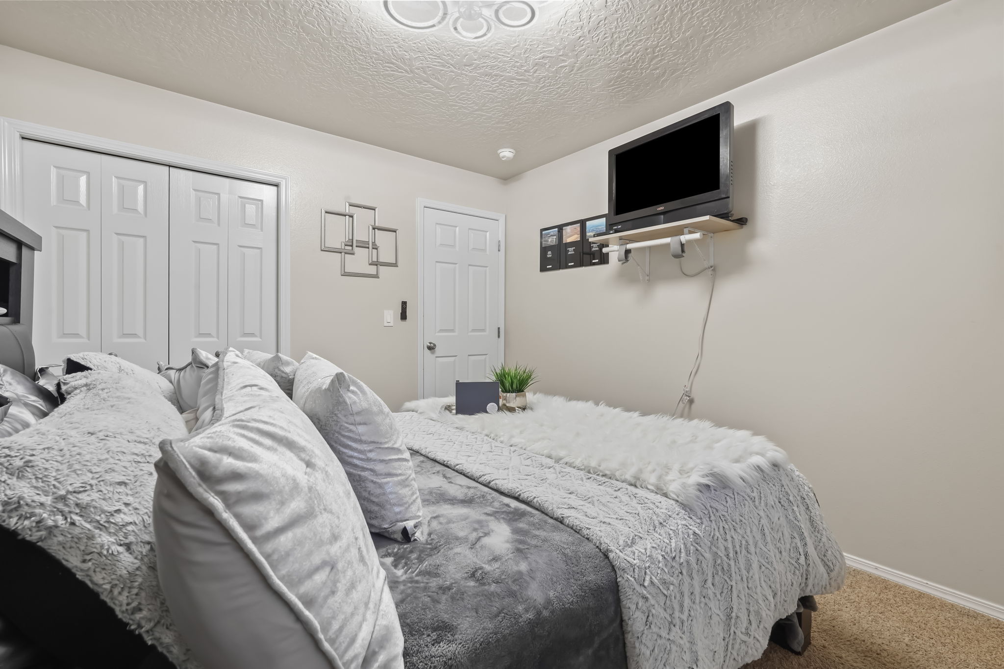 Guest Bedroom 1
