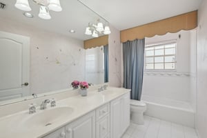 Montclaire Cir-037.jpg