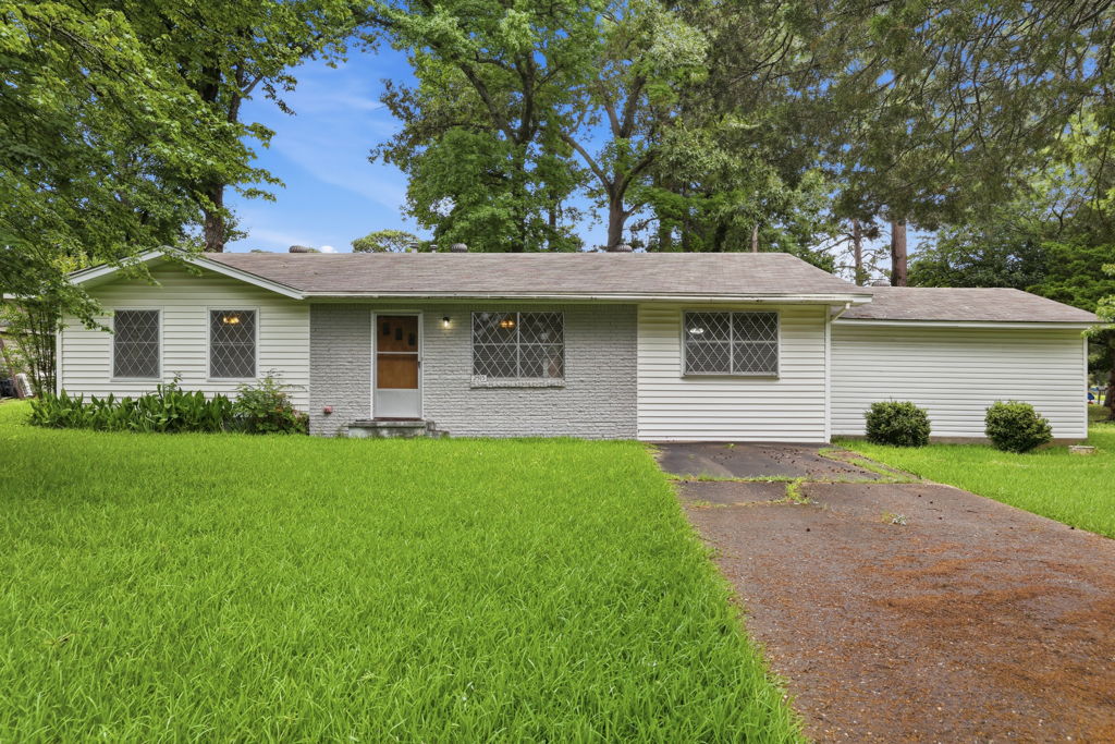 Residential real estate media in Benton, Arkansas by Avery & Bryant