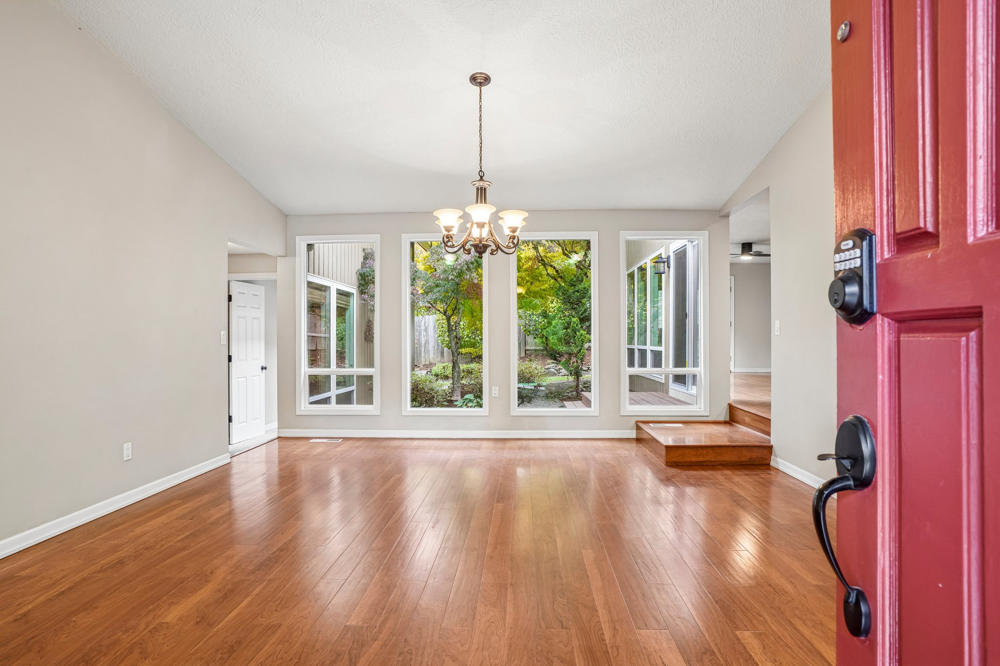 NE 157th St-S1510-008.jpg