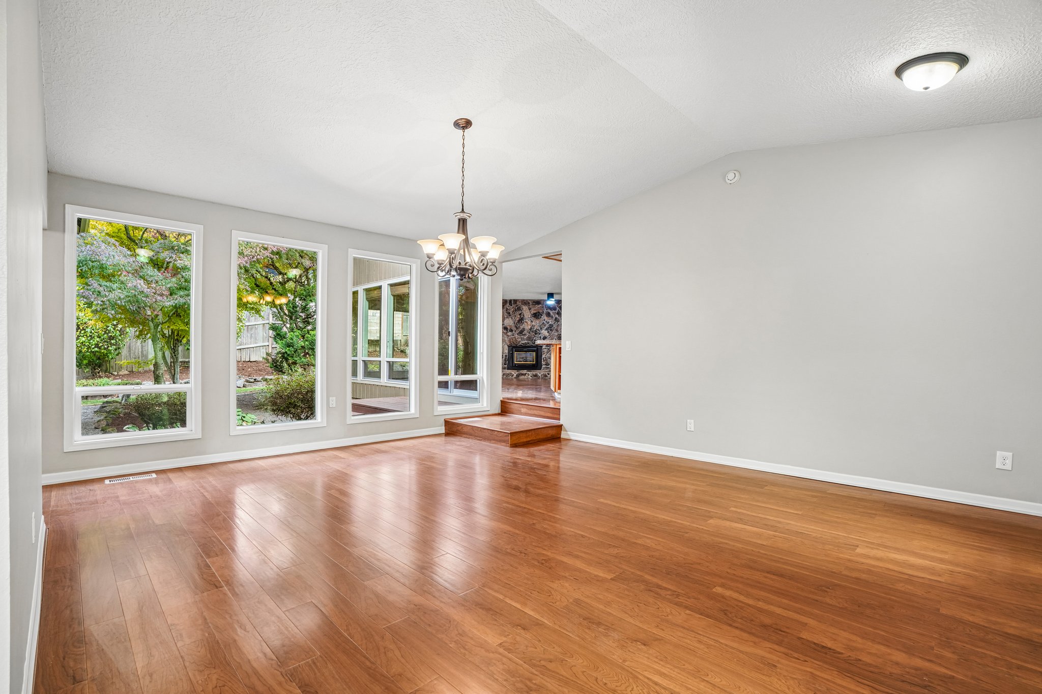 NE 157th St-S1510-011.jpg