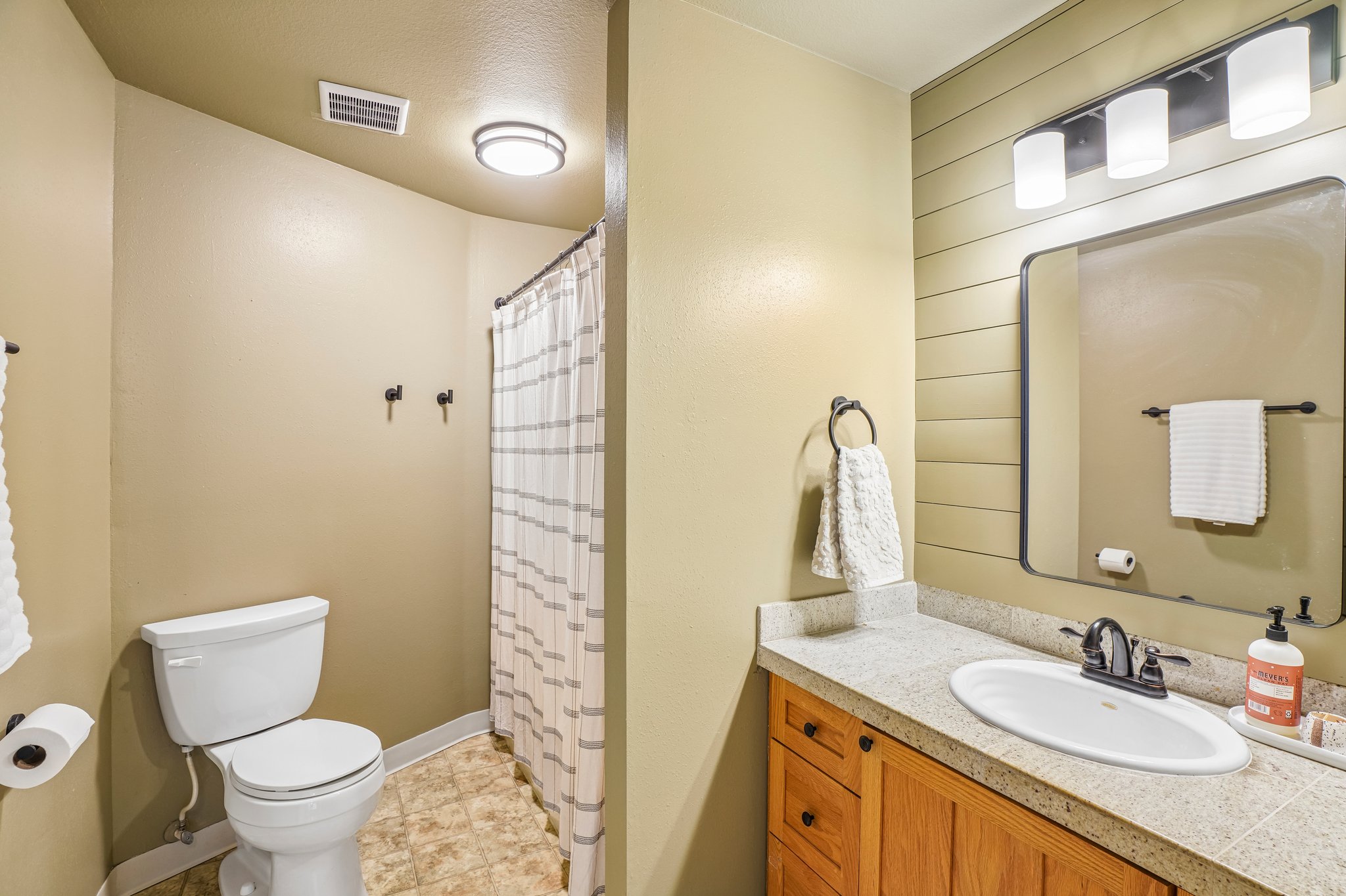 NE 157th St-S1510-022.jpg