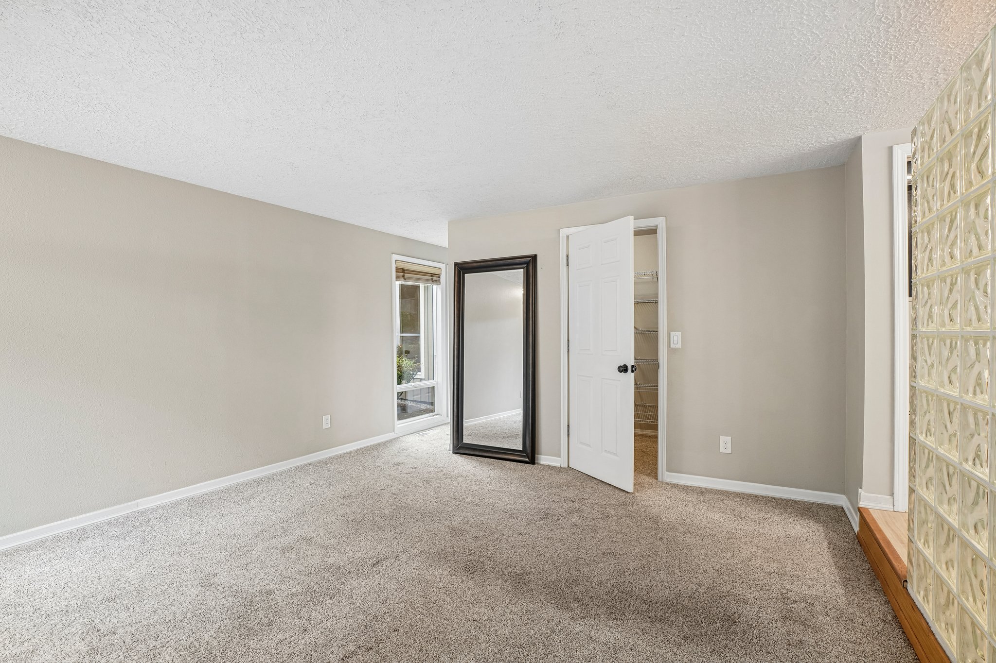 NE 157th St-S1510-029.jpg