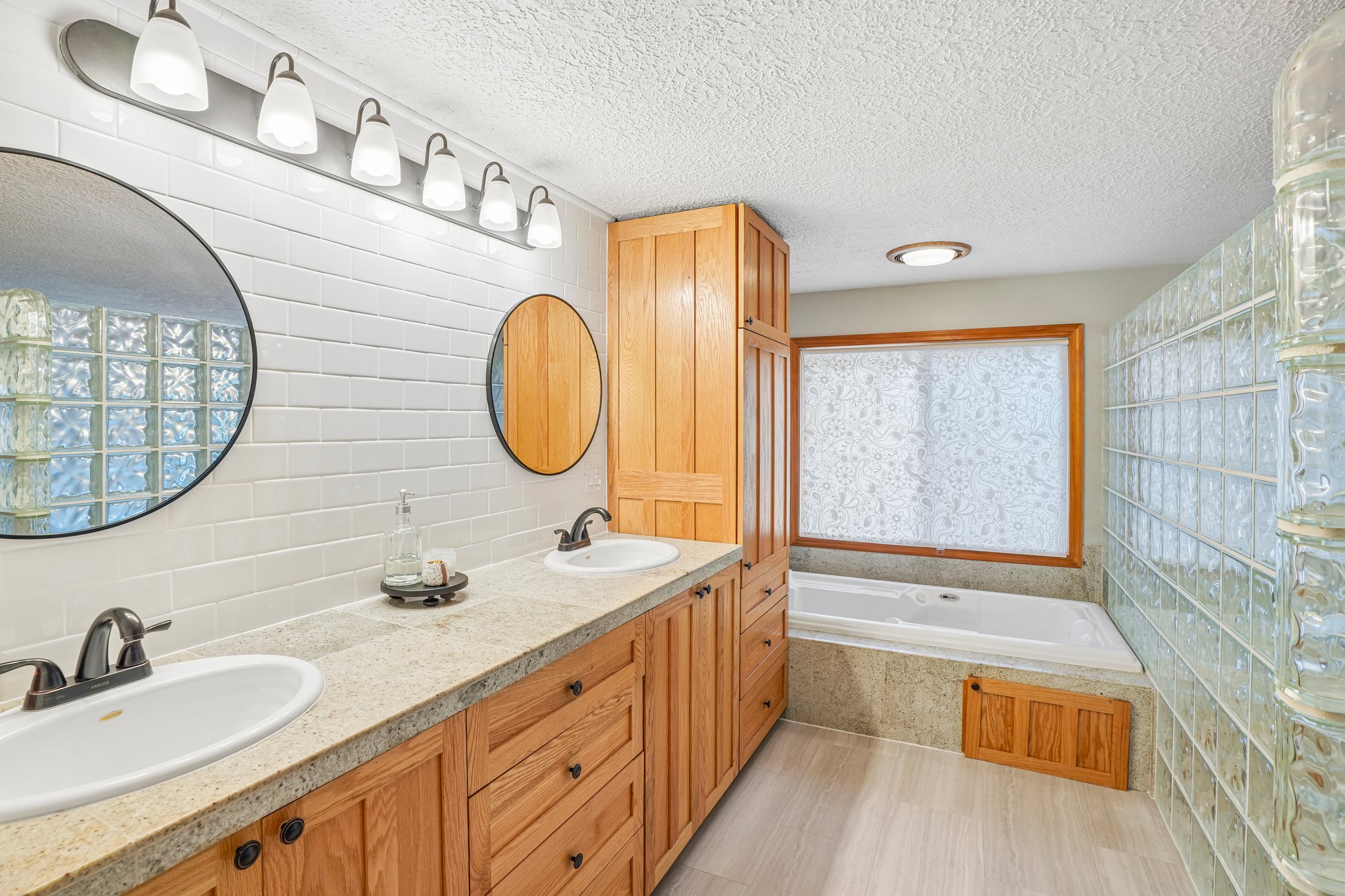 NE 157th St-S1510-033.jpg