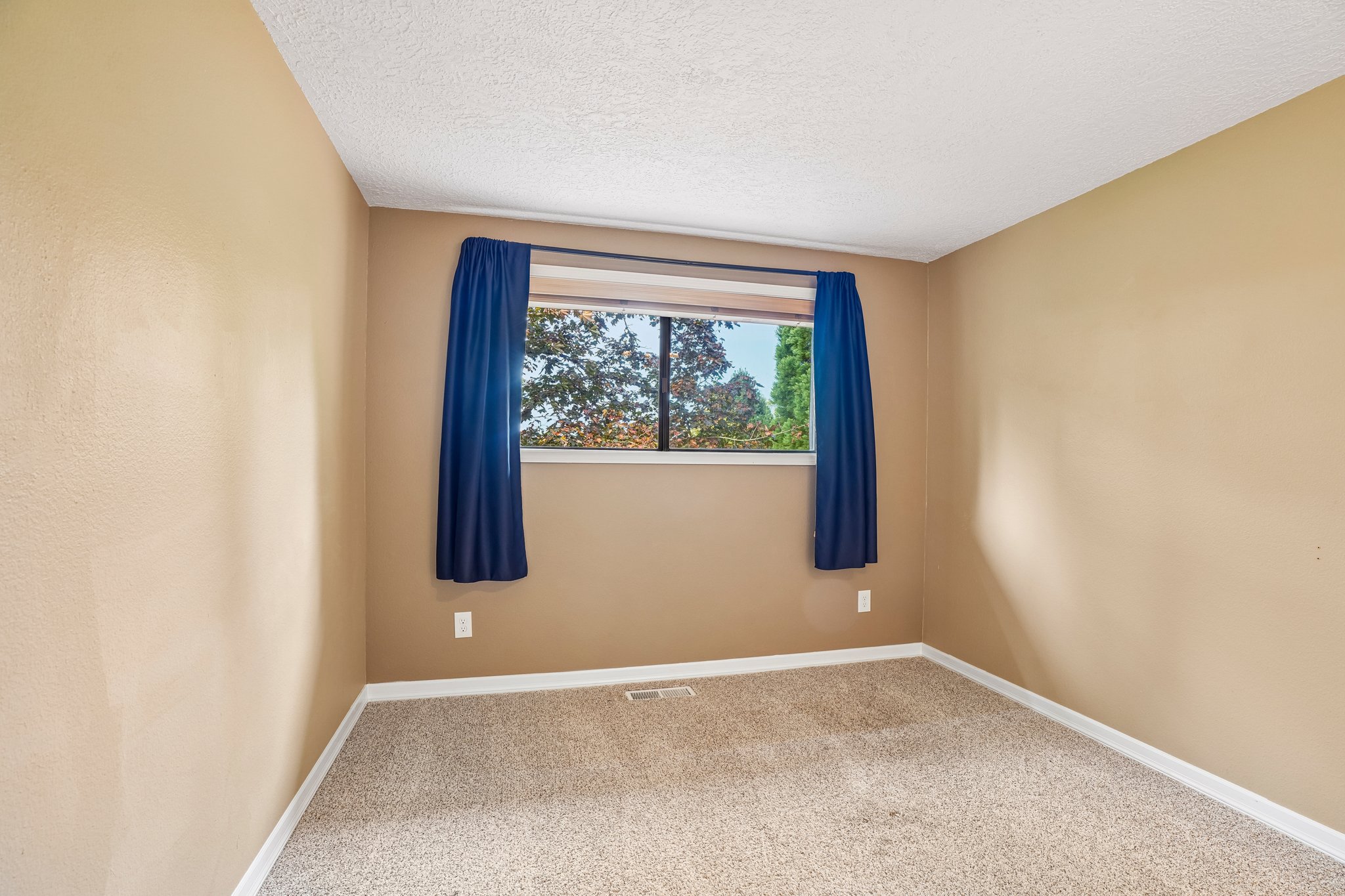 NE 157th St-S1510-038.jpg