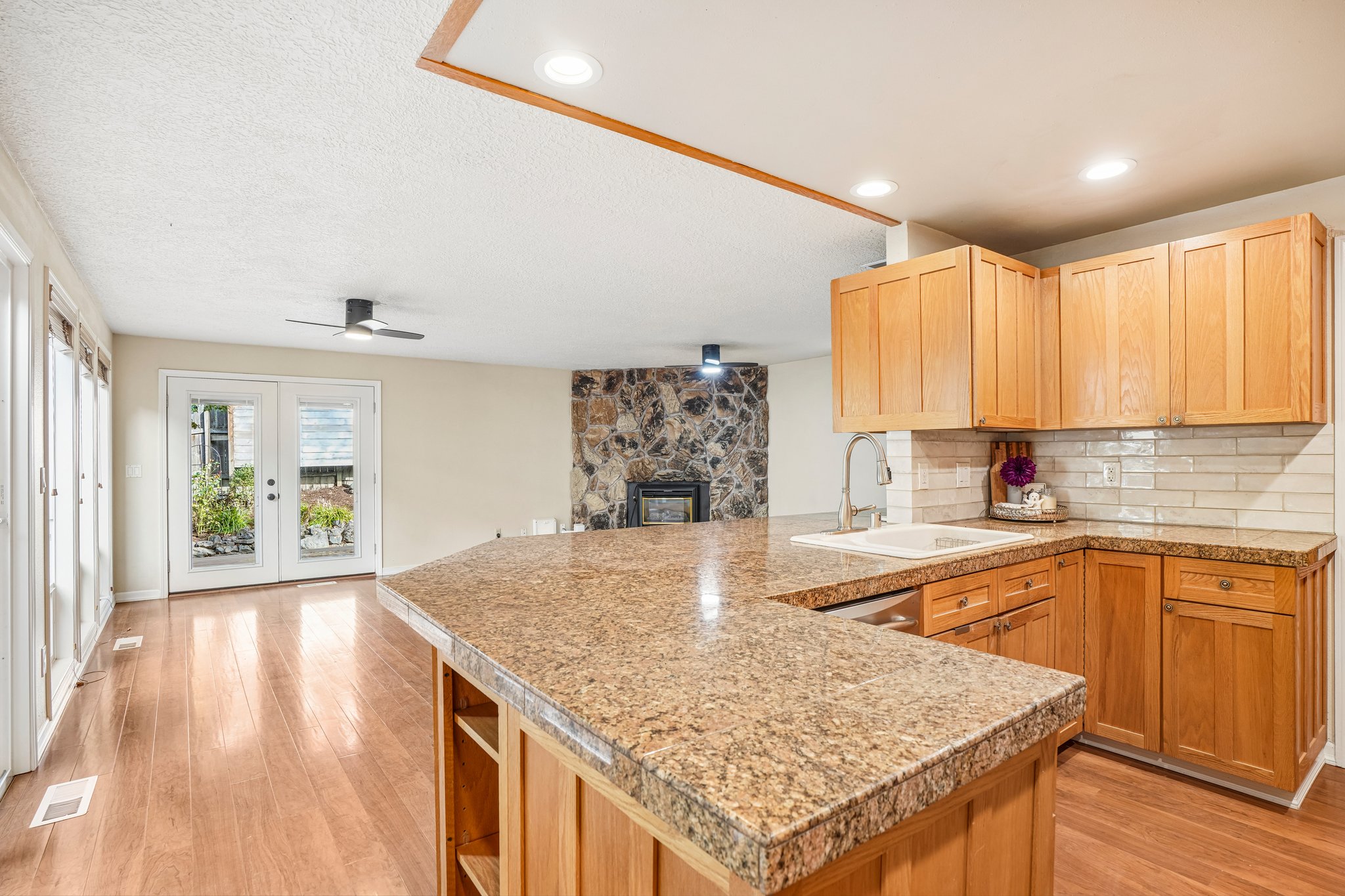 NE 157th St-S1510-046.jpg