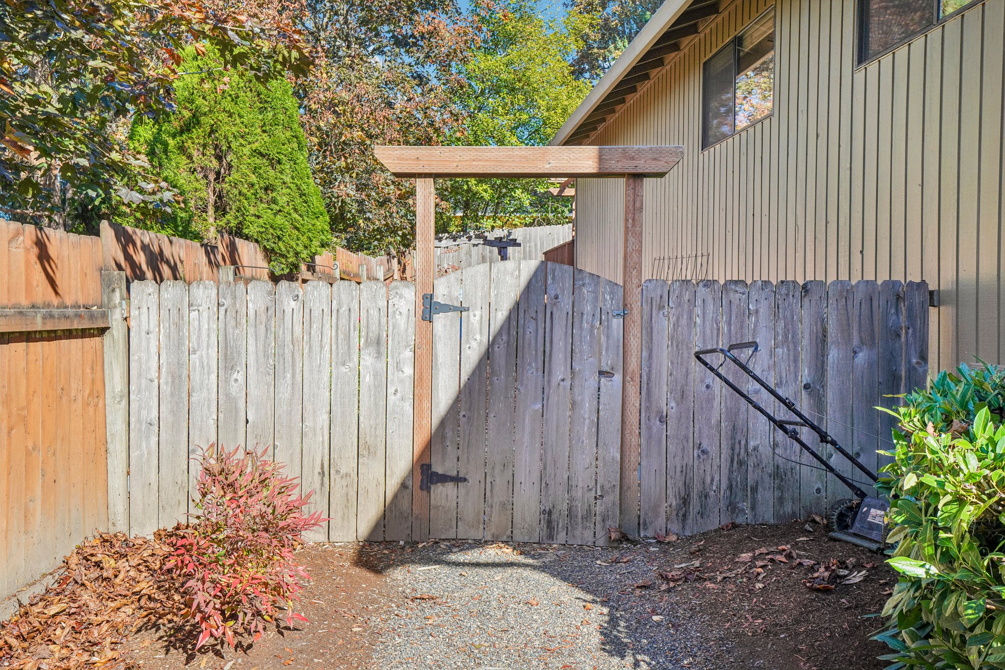 NE 157th St-S1510-051.jpg