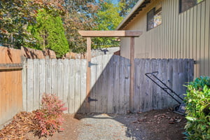 NE 157th St-S1510-051.jpg