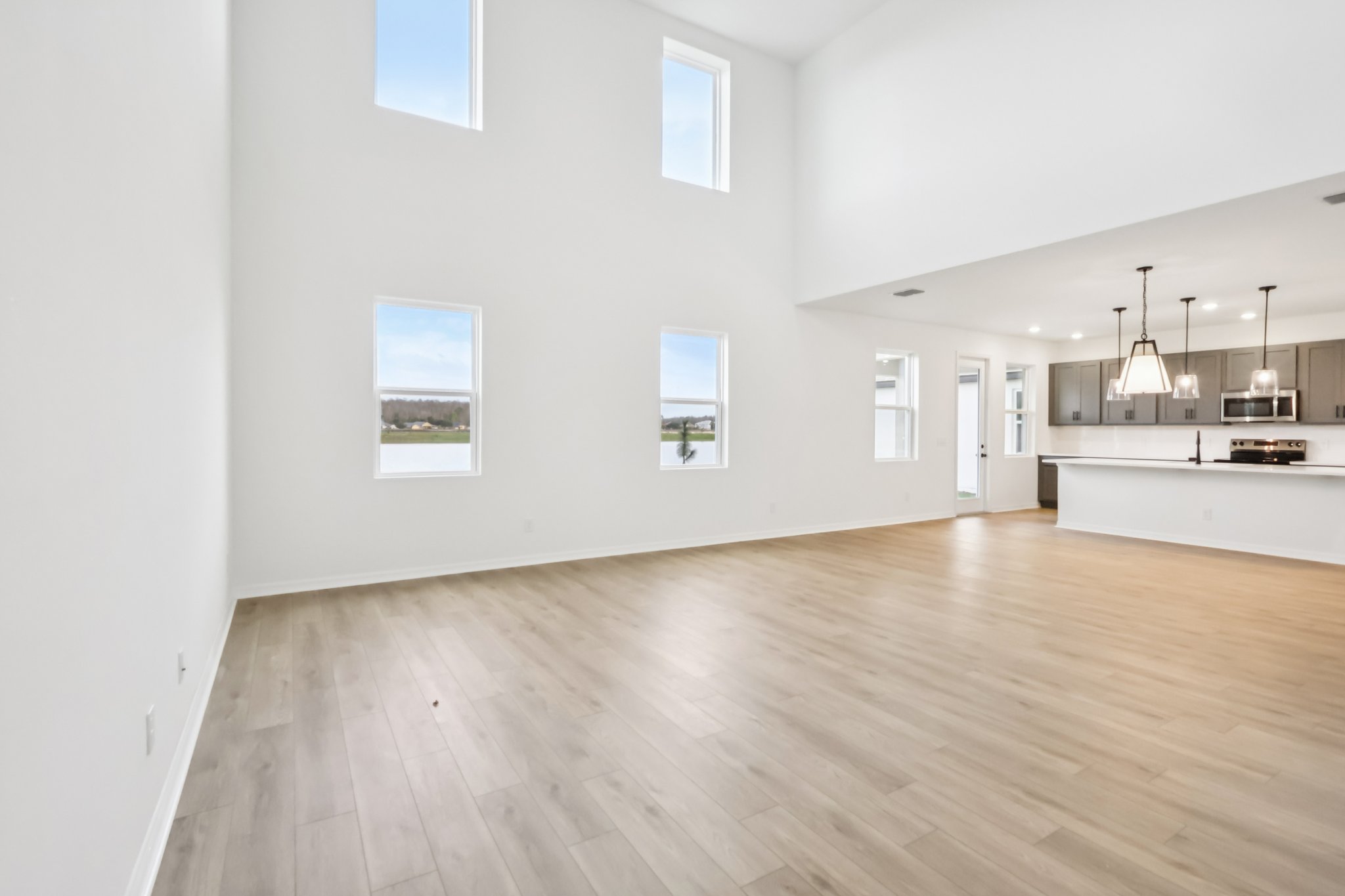 Broadwing St-S1401-008.jpg