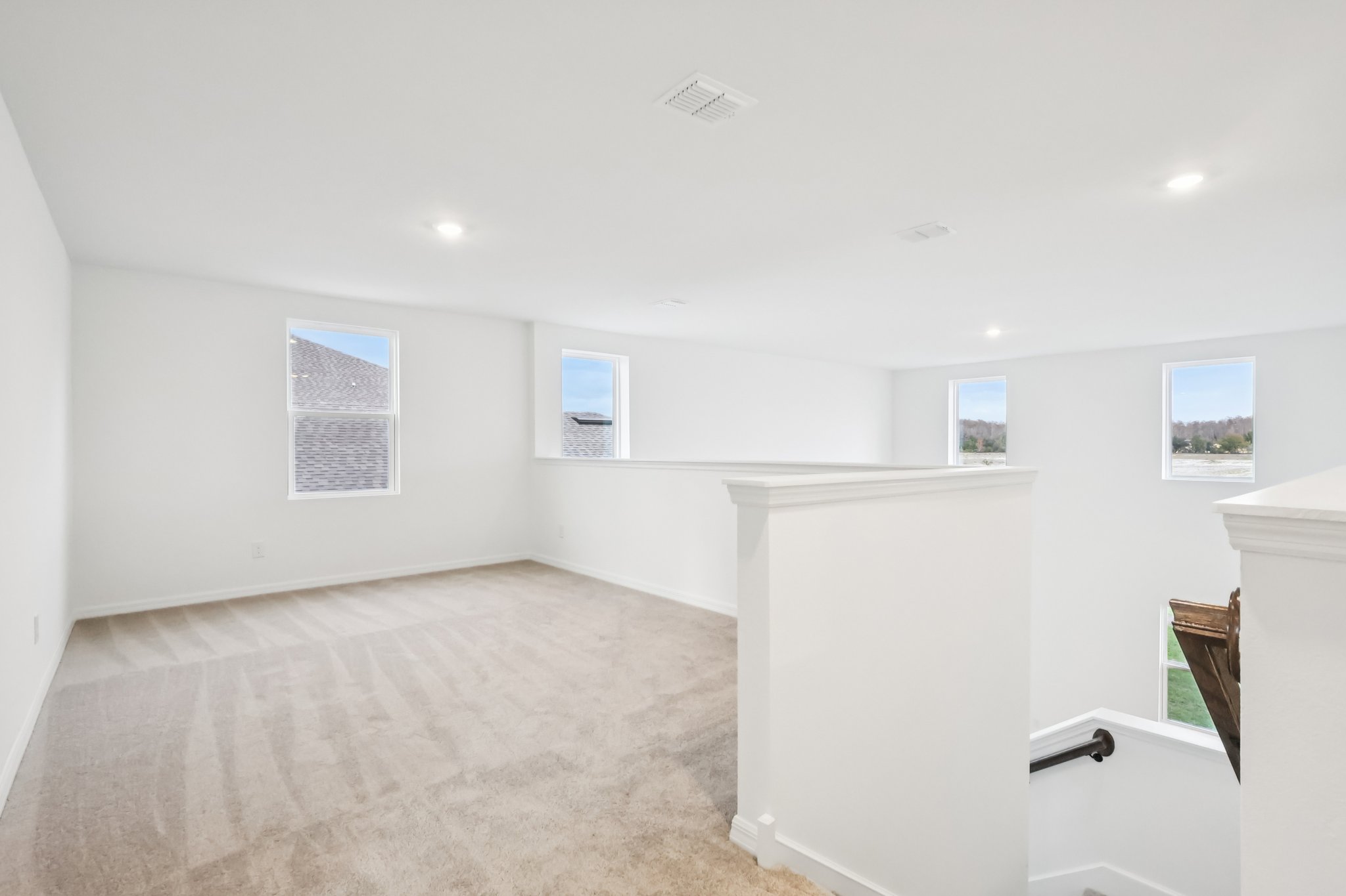 Broadwing St-S1401-020.jpg