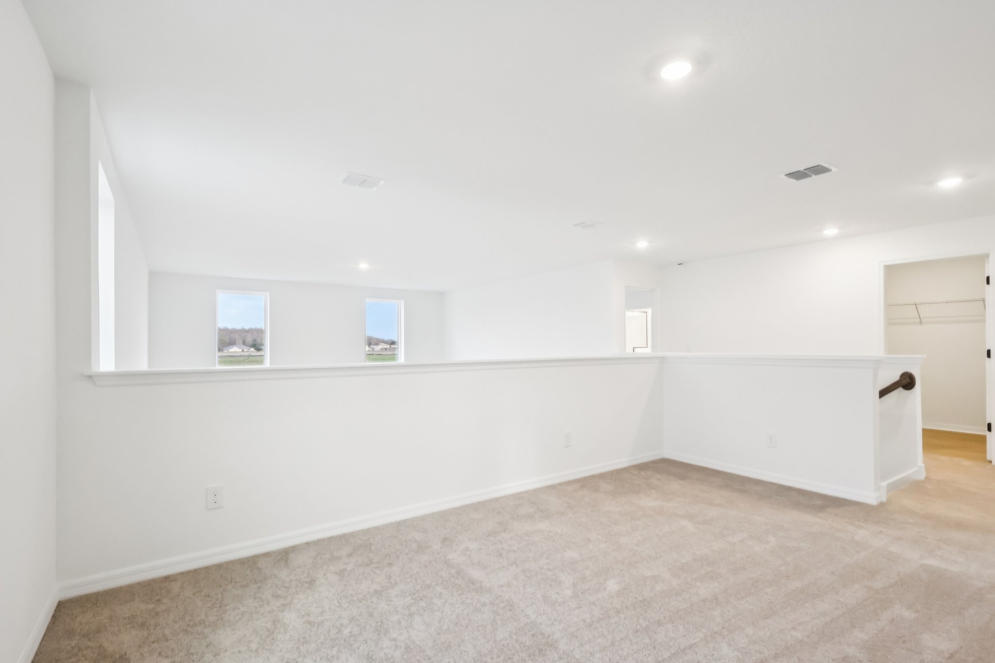 Broadwing St-S1401-021.jpg