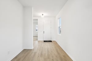 Broadwing St-S1401-005.jpg