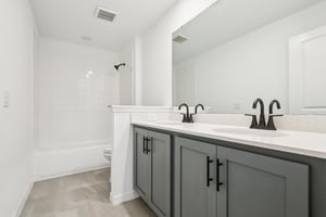 Broadwing St-S1401-022.jpg