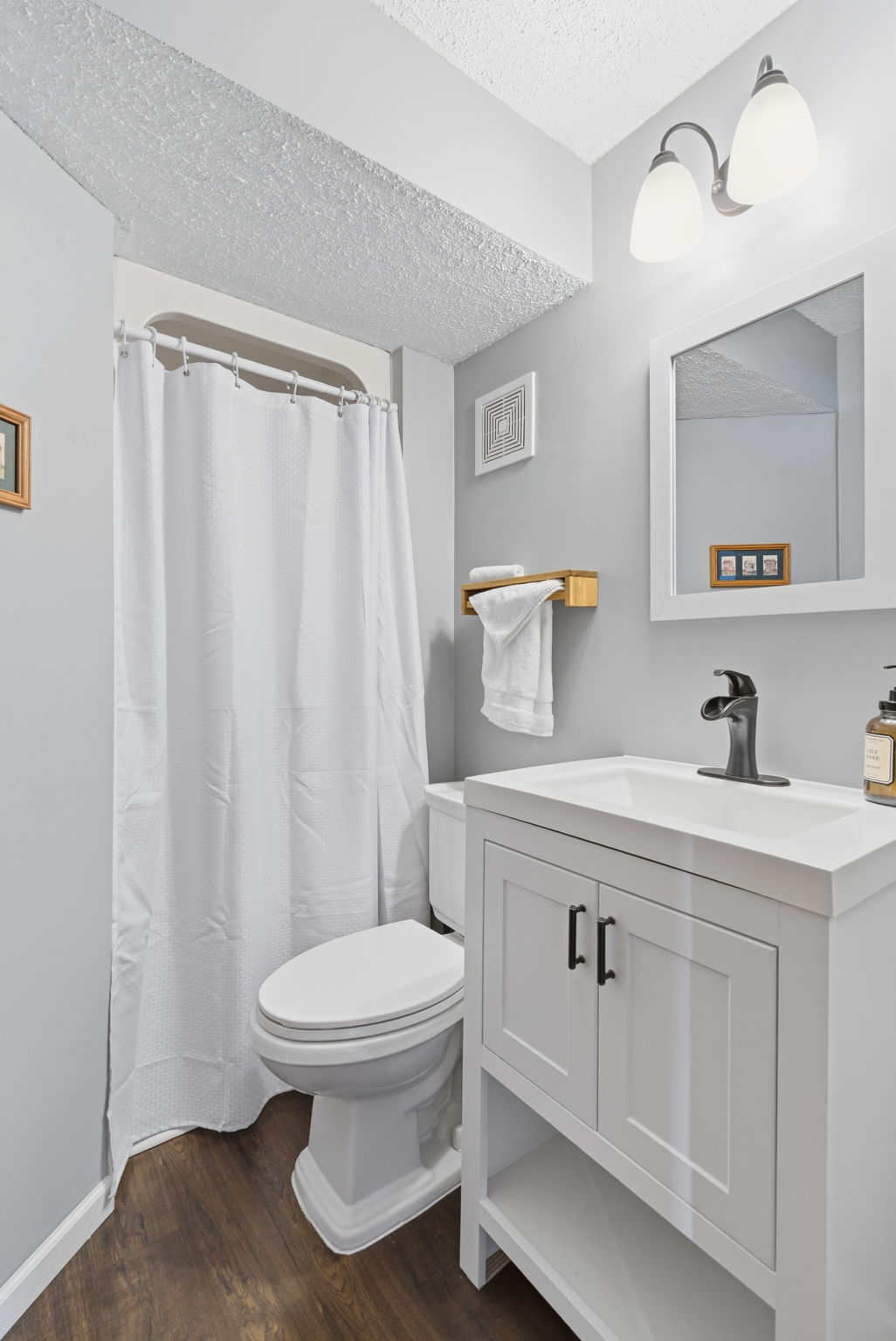 Lower Level  - Bathroom