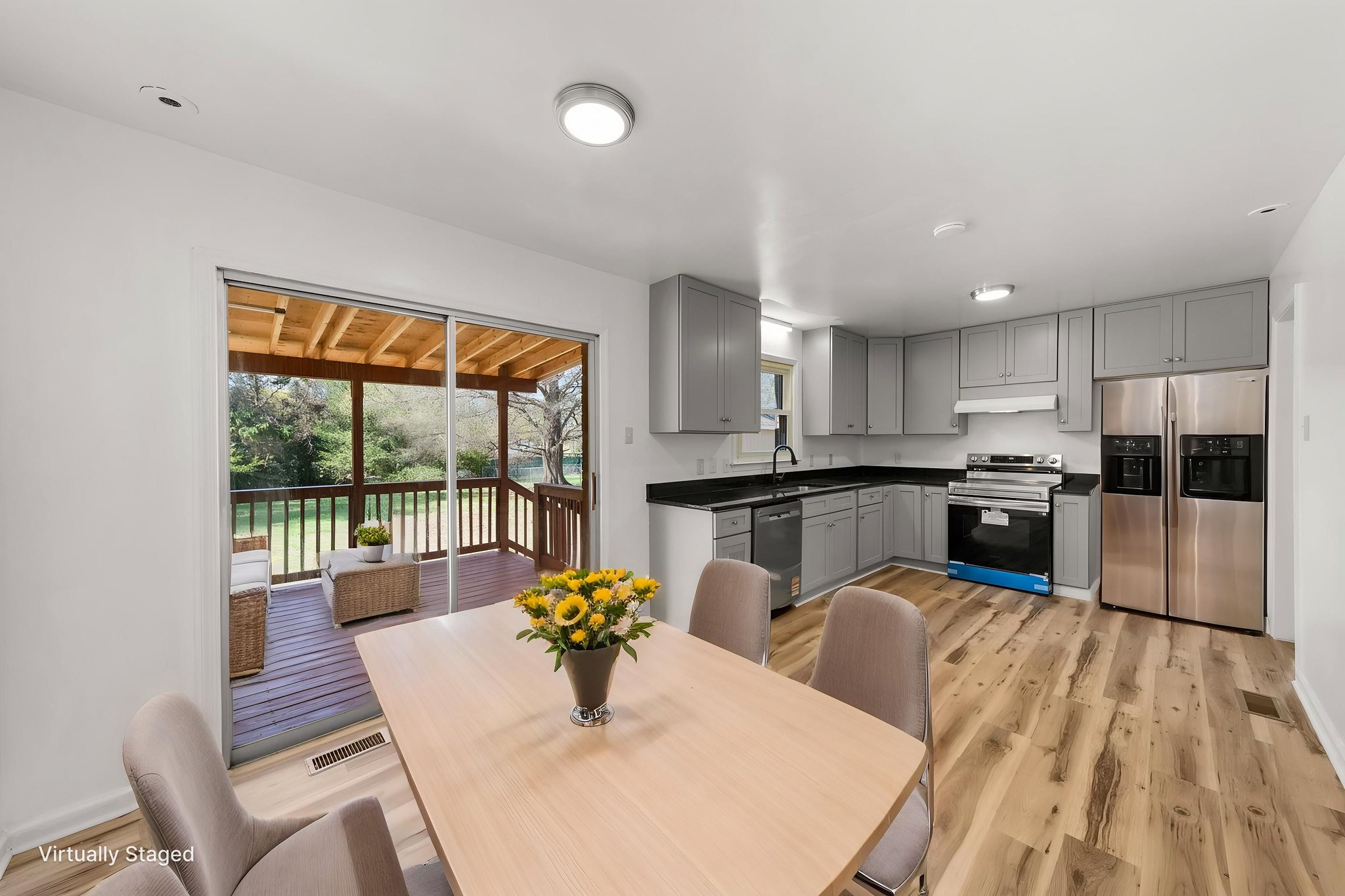 EDI01068_print virtually staged.jpeg