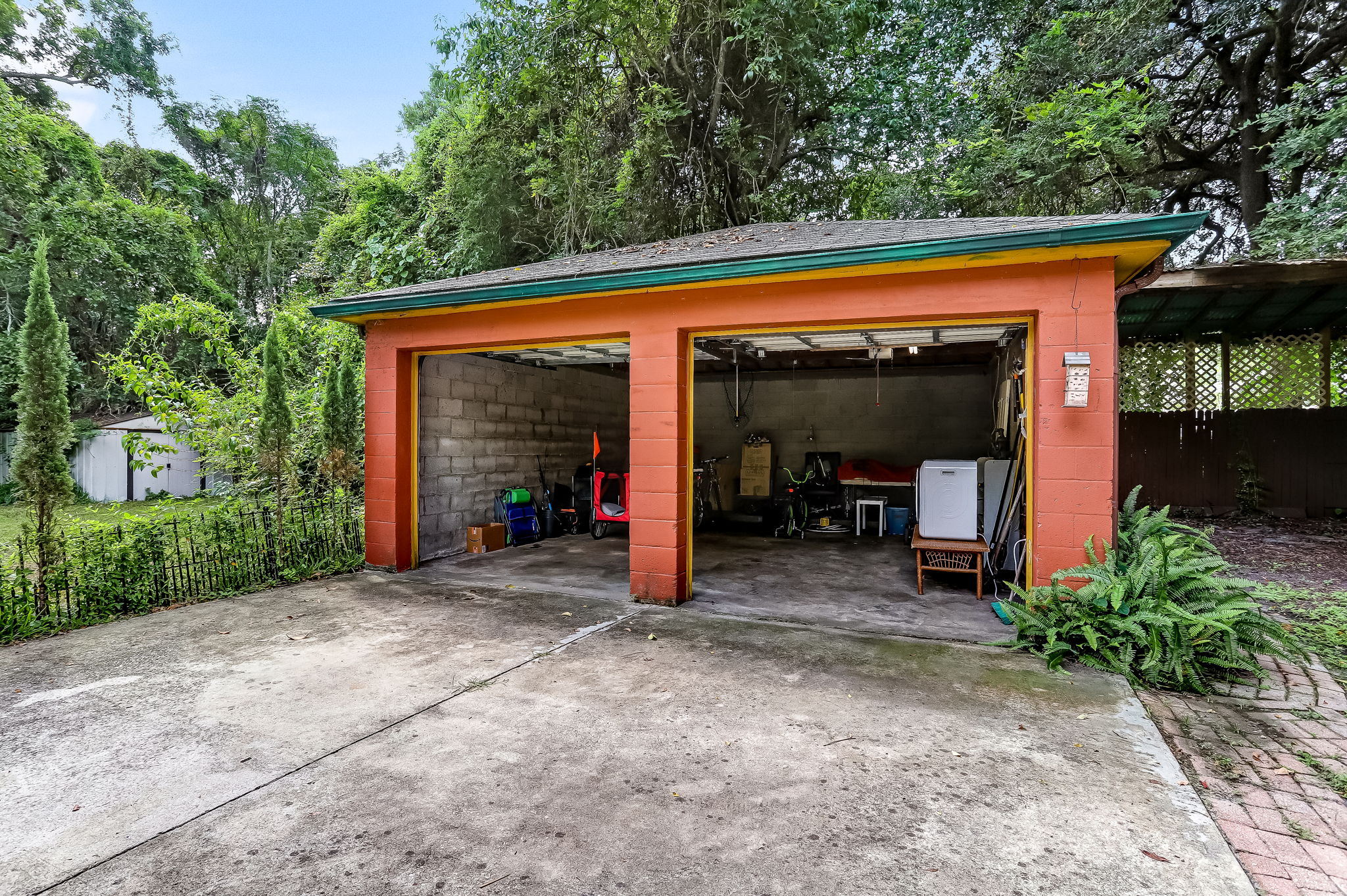 Garage