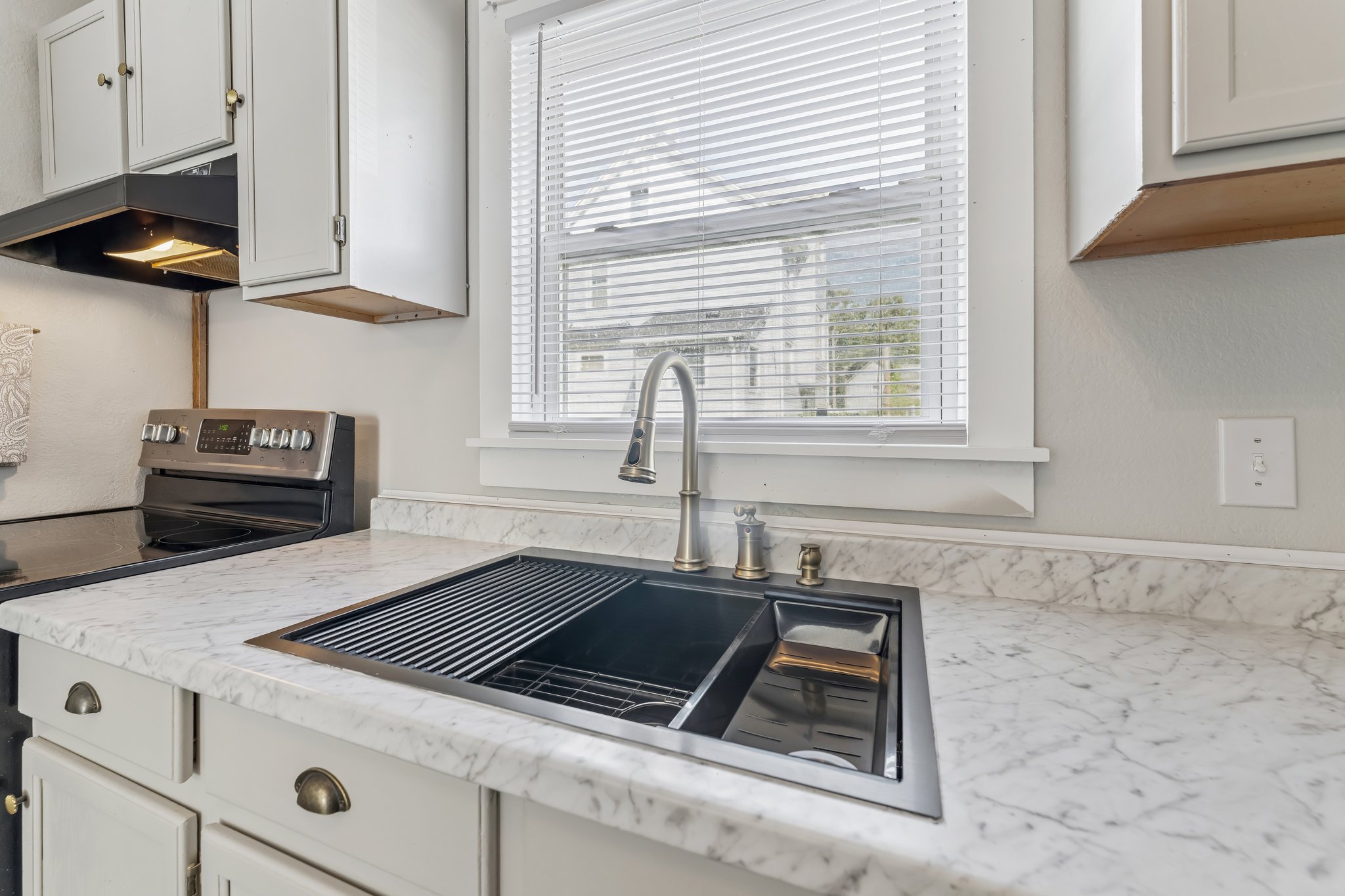 17th St NW-S0210-011.jpg