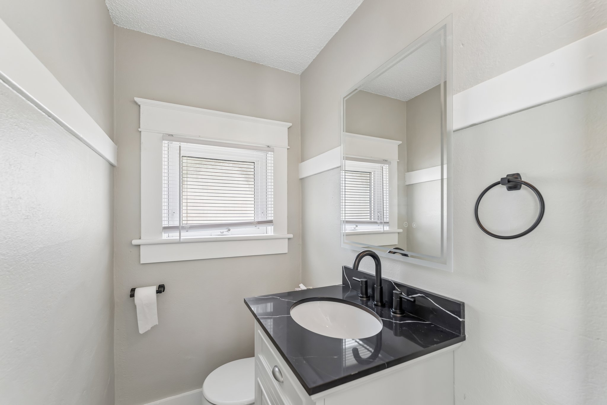 17th St NW-S0210-015.jpg