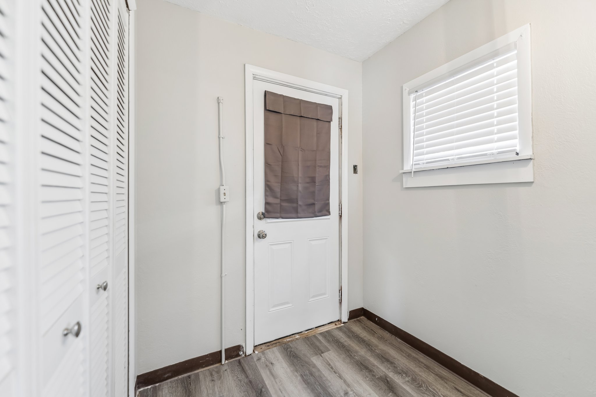 17th St NW-S0210-016.jpg