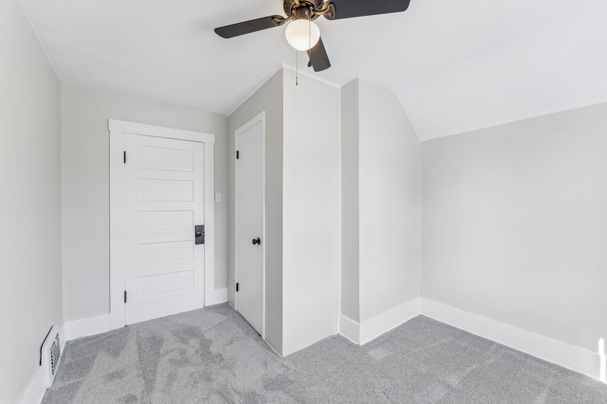 17th St NW-S0210-020.jpg