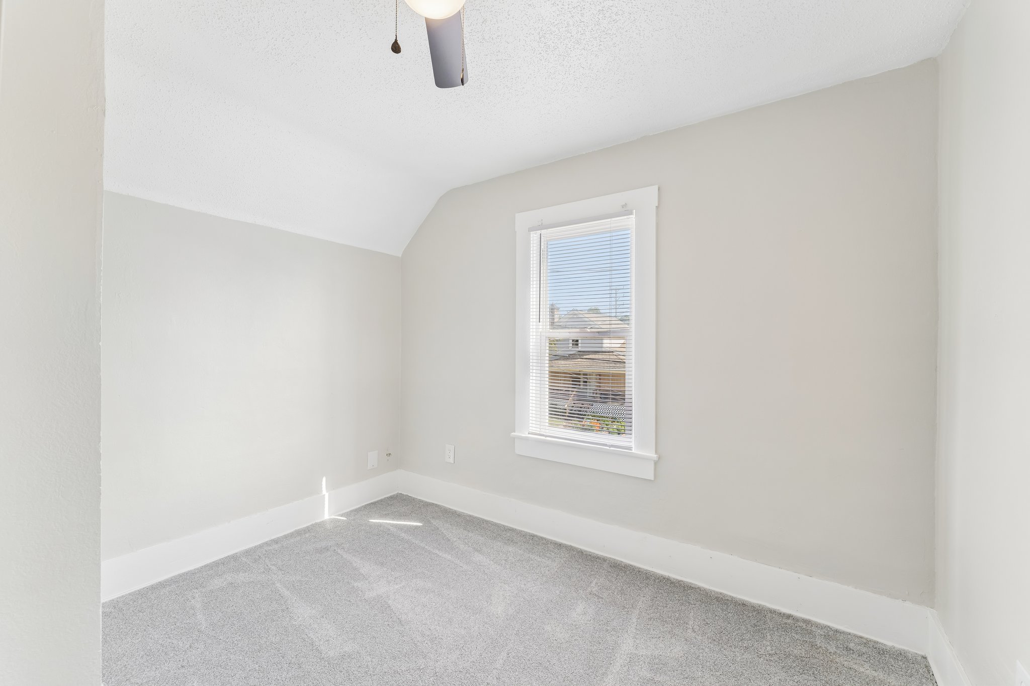 17th St NW-S0210-021.jpg