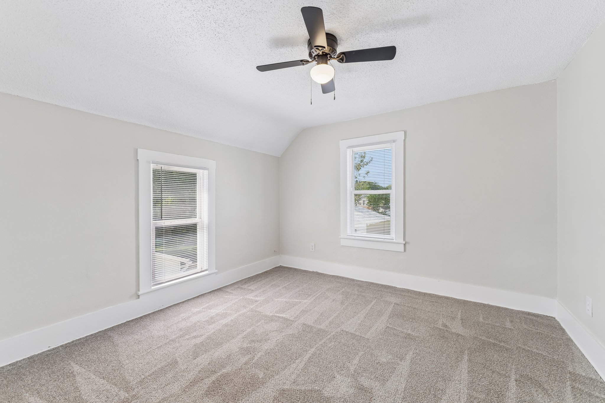 17th St NW-S0210-024.jpg