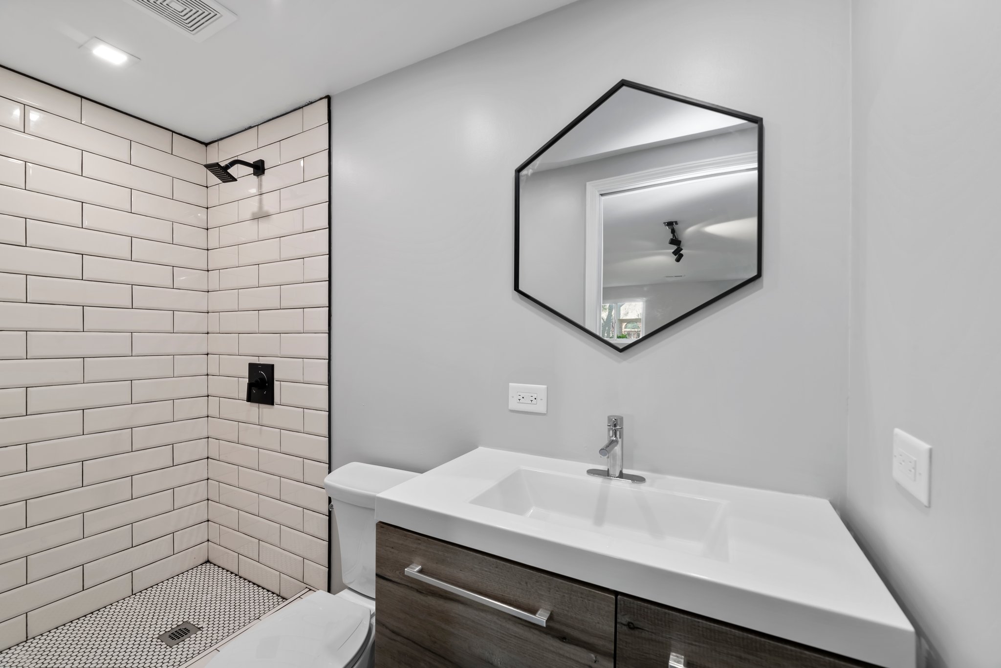 252 N Lombard Ave, Lombard, IL 60148, US Photo 19