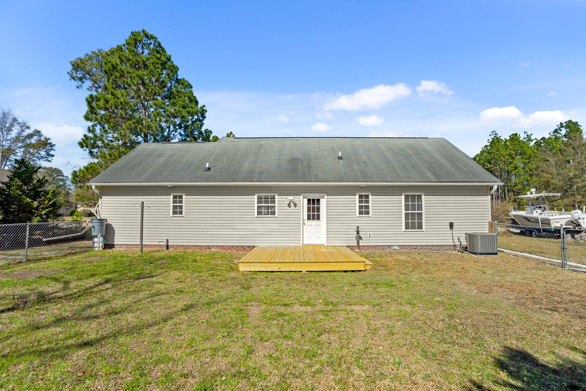 252 Shellbank Dr, Sneads Ferry, NC 28460, USA Photo 6