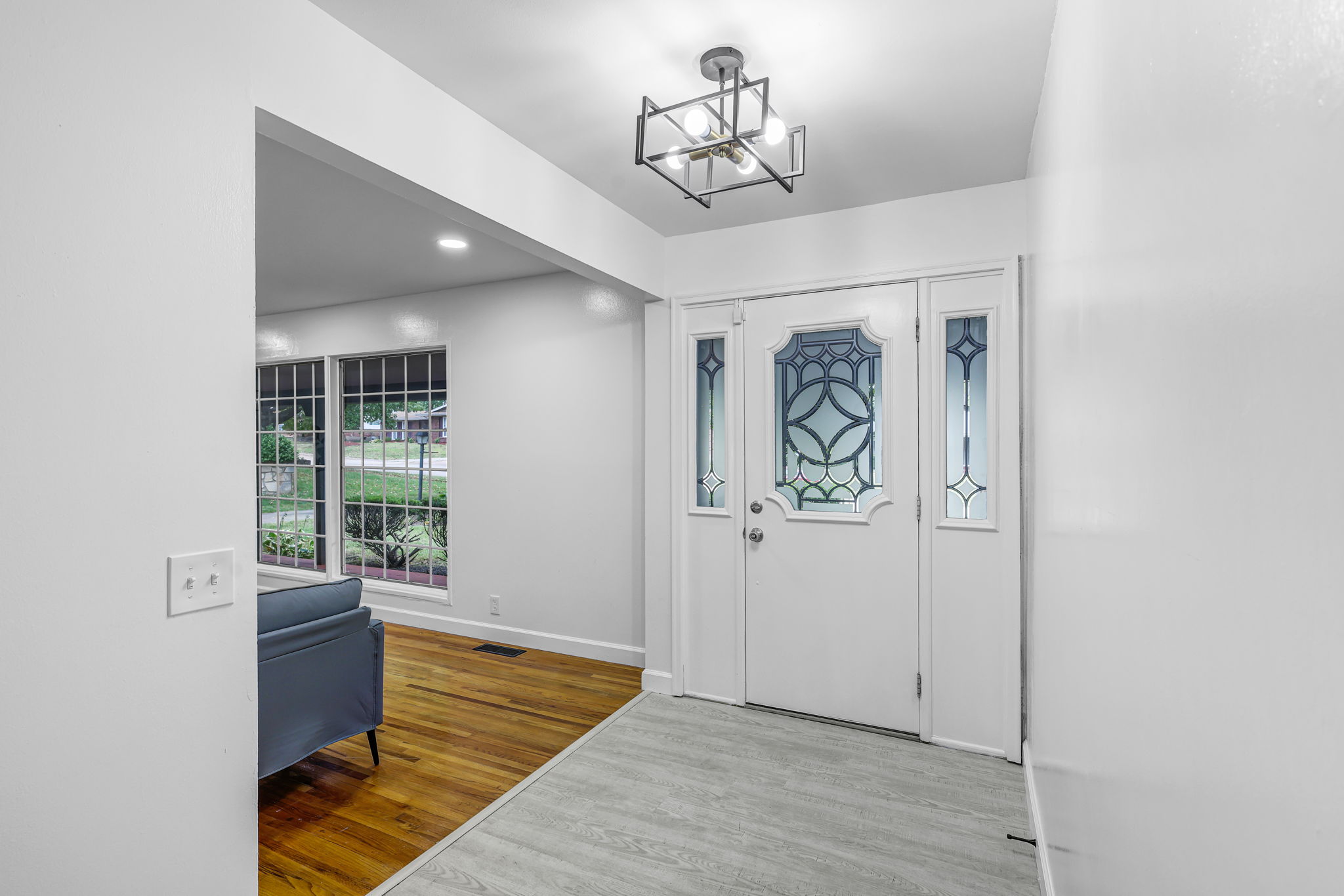 Gracious Entry Foyer - 11x12