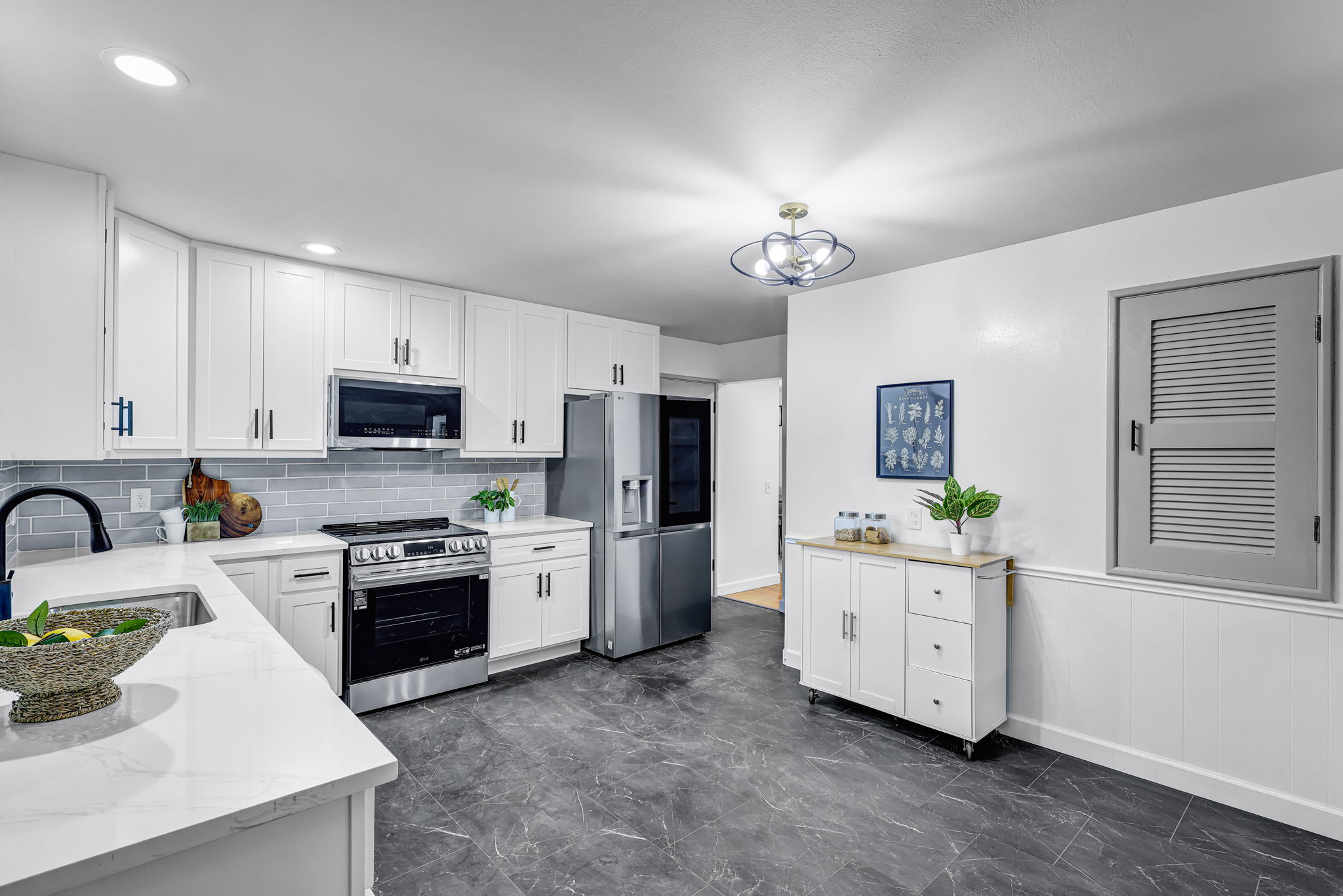 Renovated Kitchen - new cabinets & counters