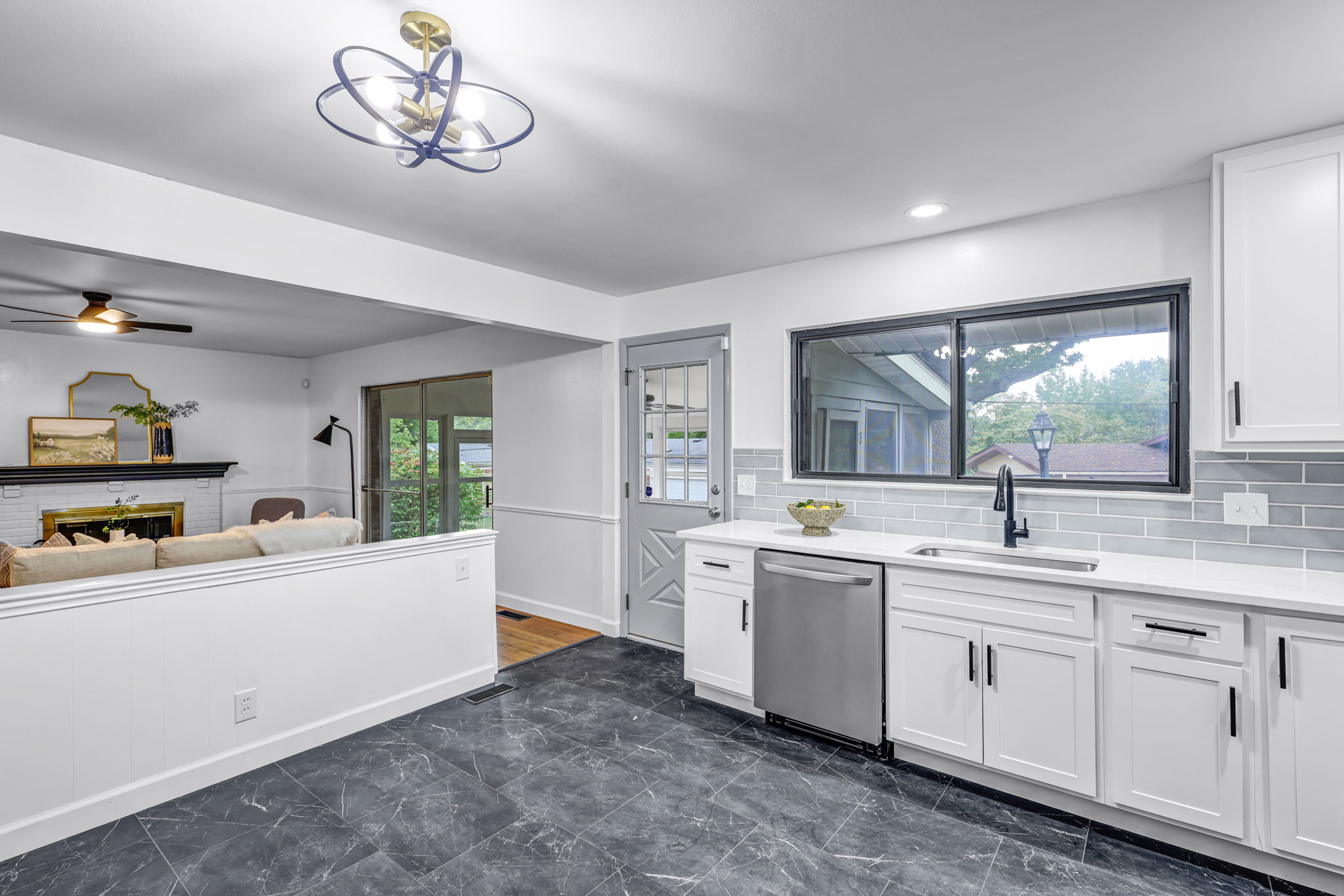 Kitchen - Opens to Family room