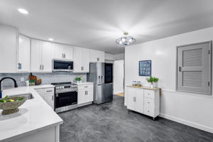 Renovated Kitchen - new cabinets & counters