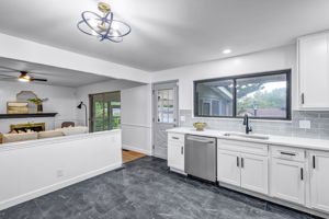 Kitchen - Opens to Family room