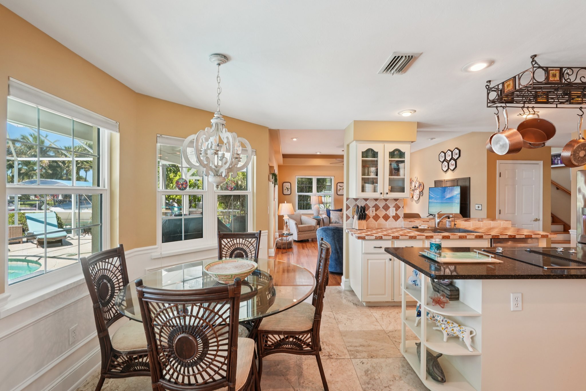 SE 20th Pl-S2103-012.jpg